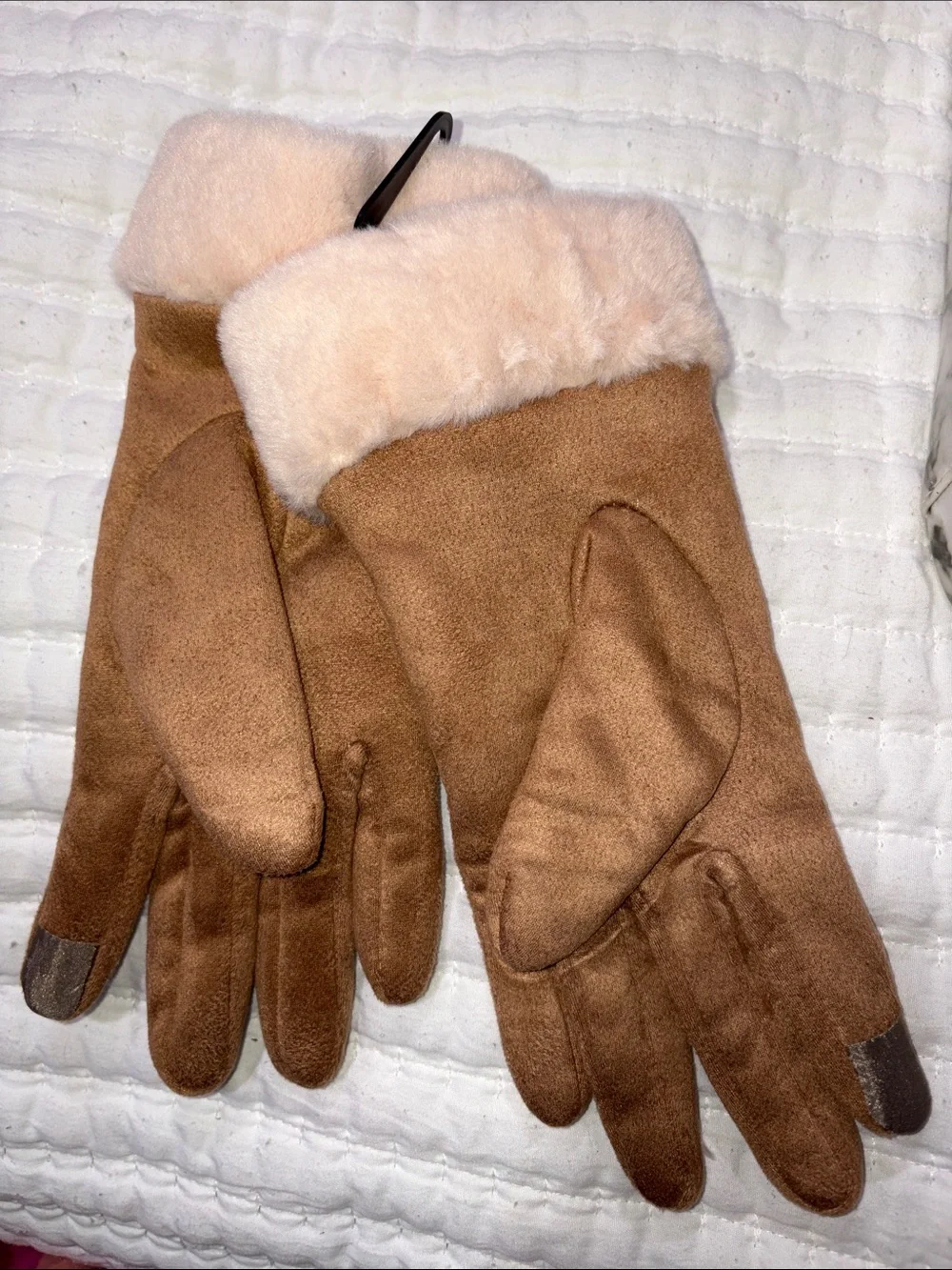 UGG Chestnut Suede Gloves with Cream Sheepskin Cuff